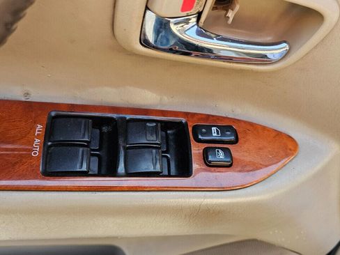 Used 2000 Lexus LX 470 4WD image 16