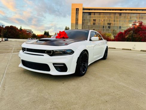 Used 2017 Dodge Charger R/T RWD image 21