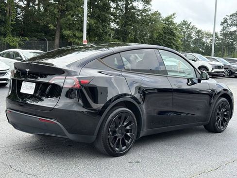 Used 2023 Tesla Model Y AWD image 6