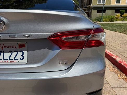 Used 2019 Toyota Camry LE w/ Carpet Mat Package FWD image 24