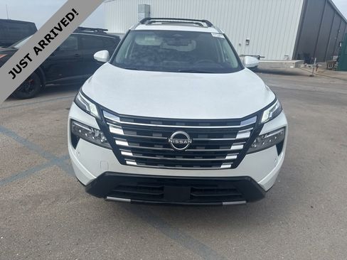 Certified 2025 Nissan Rogue Platinum w/ Platinum Premium Package image 2