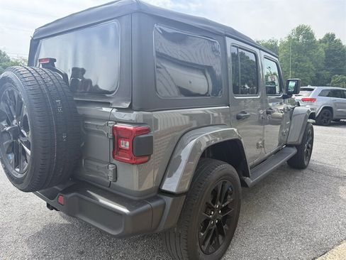 Used 2023 Jeep Wrangler Unlimited Sahara AWD/4WD image 24
