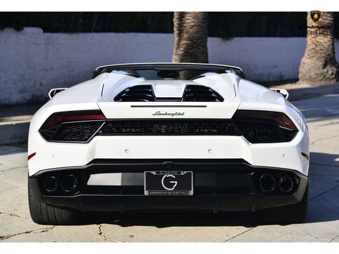 Used 2017 Lamborghini Huracan LP 580-2 RWD image 4
