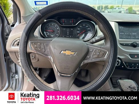 Used 2017 Chevrolet Cruze LT w/ Convenience Package FWD image 17