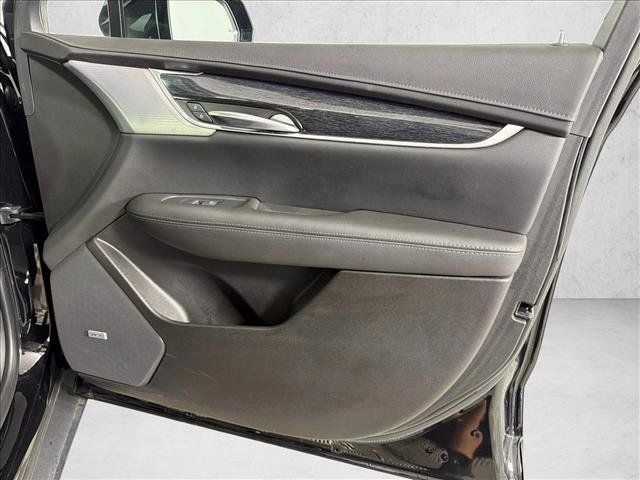 Used 2023 Cadillac XT5 Premium Luxury FWD image 16