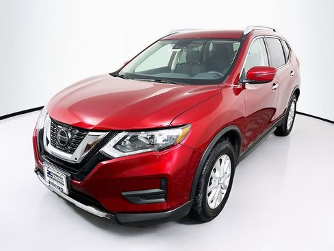 Used 2019 Nissan Rogue SV image 3