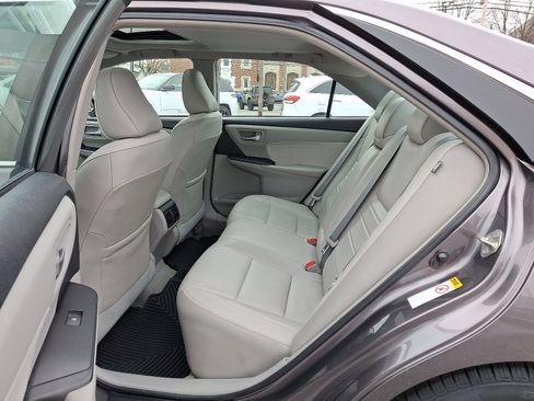 Used 2015 Toyota Camry XLE image 11