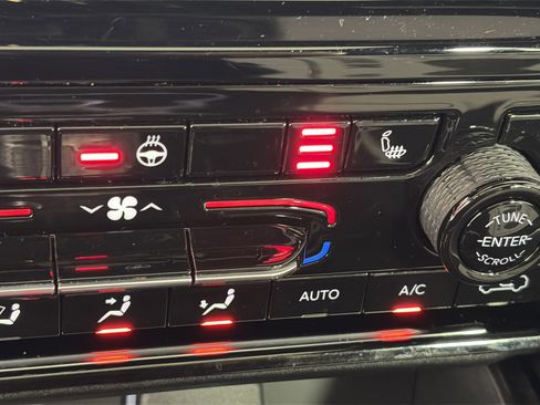 Used 2025 Jeep Grand Cherokee L Altitude image 26