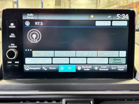 Used 2025 Honda Pilot Touring image 27