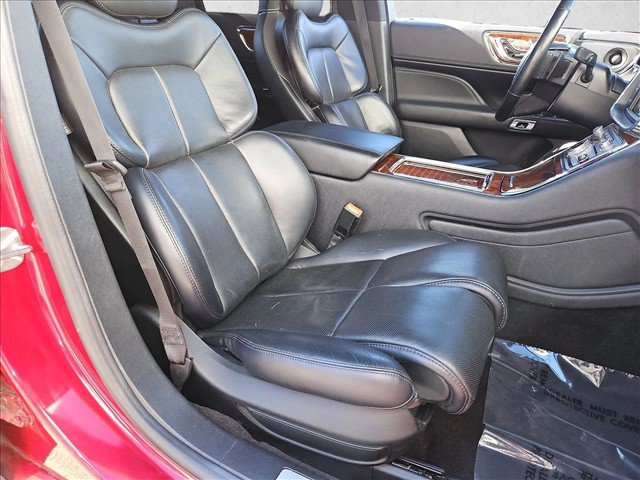 Used 2019 Lincoln Continental Reserve AWD/4WD image 21