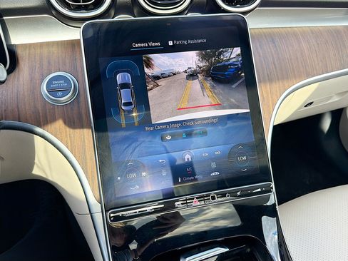 Used 2025 Mercedes-Benz C 300 4MATIC Sedan image 34