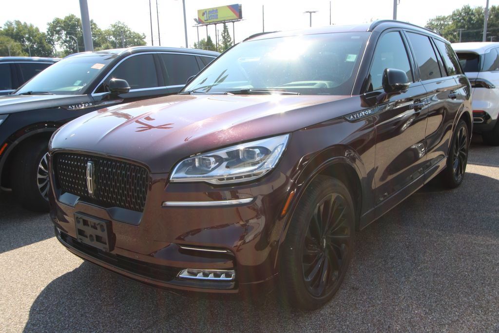 Used 2022 Lincoln Aviator Reserve w/ Equipment Group 201A AWD/4WD image 4