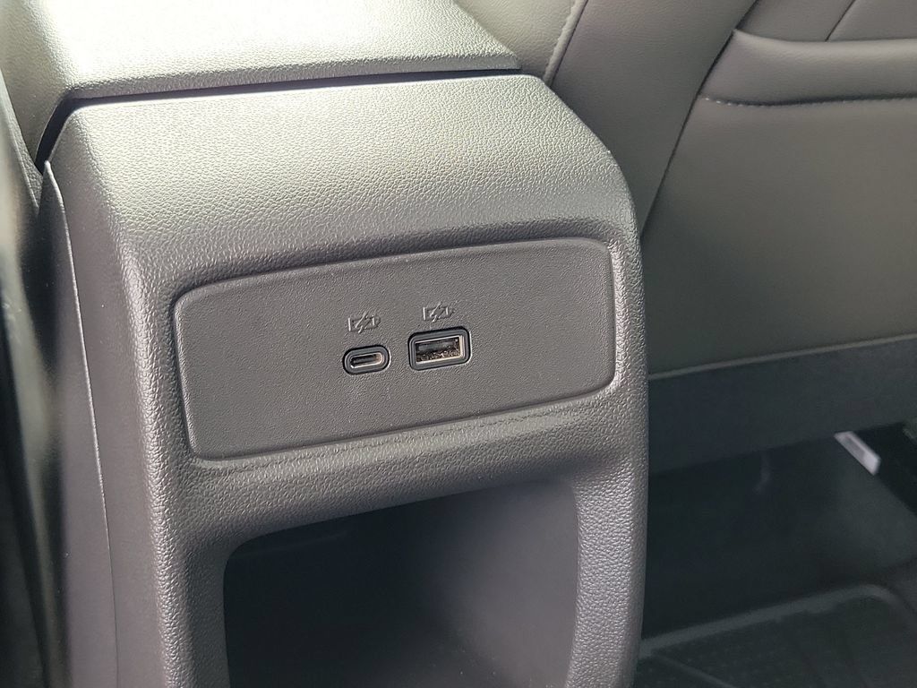 Used 2025 Chevrolet Trax ACTIV w/ Sunroof Package FWD image 32