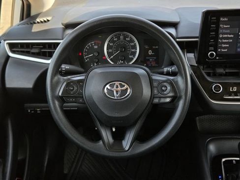 Used 2022 Toyota Corolla LE w/ LE Convenience Package FWD image 20