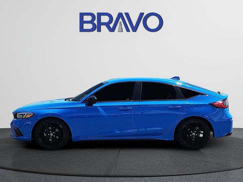 Used 2022 Honda Civic Sport image 2