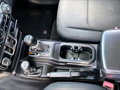 Used 2021 Jeep Wrangler Unlimited Sahara image 20