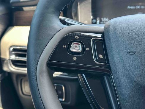Used 2025 Lincoln Corsair Reserve FWD image 29