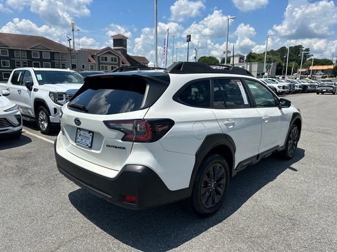 Used 2025 Subaru Outback Onyx Edition AWD/4WD image 7