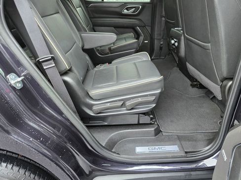 Used 2024 GMC Yukon SLT image 14