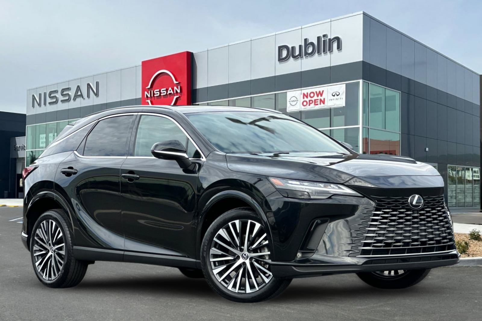 Used 2025 Lexus RX 350 w/ Convenience Package AWD/4WD image 2