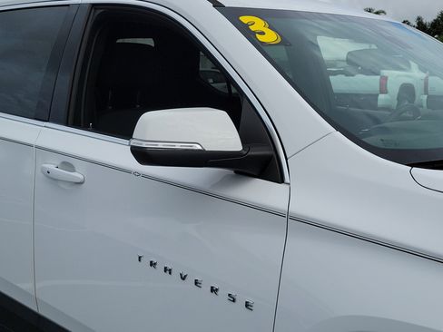 Used 2023 Chevrolet Traverse LT FWD image 9