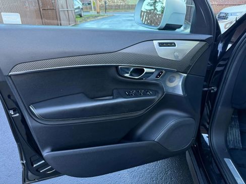 Used 2017 Volvo XC90 T6 R-Design w/ Vision Package image 10