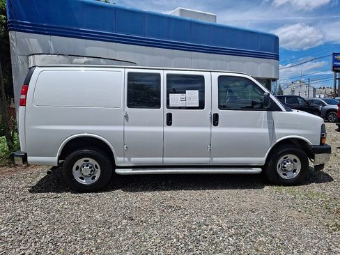 Certified 2024 Chevrolet Express 2500 w/ Driver Convenience Package RWD image 9