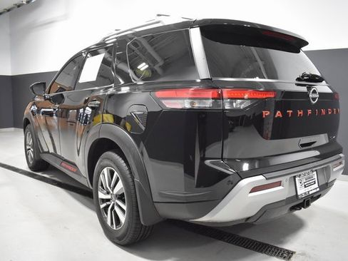 Used 2022 Nissan Pathfinder SL w/ Lighting Package (N92) image 3