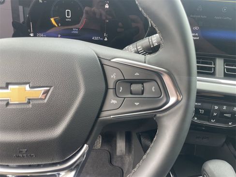 Used 2025 Chevrolet Trax LT w/ Driver Confidence Package image 17