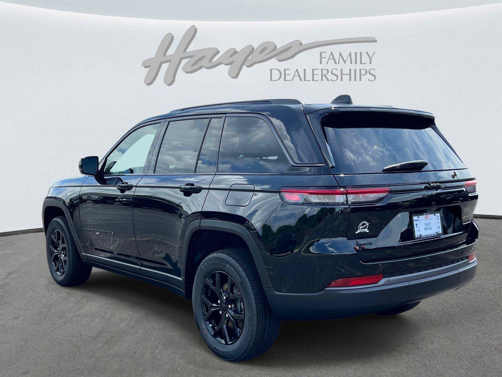 New 2026 Jeep Grand Cherokee Altitude AWD/4WD image 3