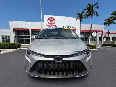 Certified 2022 Toyota Corolla LE FWD image 2