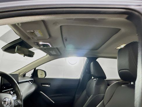 Used 2024 Toyota Corolla Cross XLE image 26