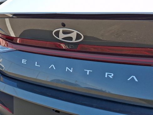 New 2026 Hyundai Elantra SEL Sport Premium FWD image 21