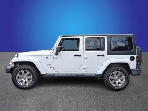 Used 2018 Jeep Wrangler Unlimited Sahara w/ Connectivity Group image 7