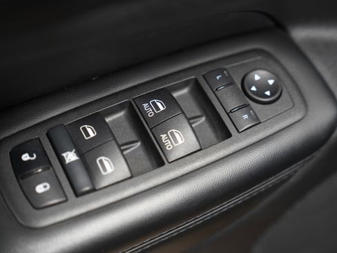 Used 2022 Jeep Grand Cherokee Laredo X AWD/4WD image 17