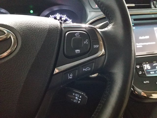 Used 2018 Toyota Avalon Limited FWD image 5
