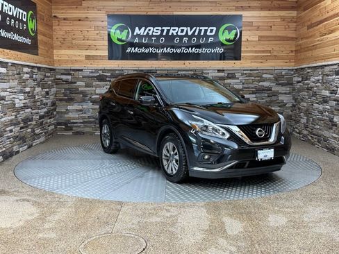 Used 2018 Nissan Murano SV FWD image 2