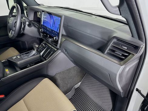 Certified 2025 Lexus GX 550 AWD/4WD image 31
