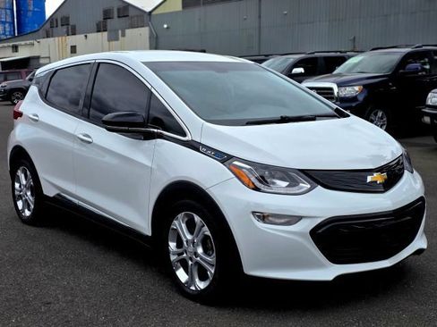 Used 2021 Chevrolet Bolt LT FWD image 1