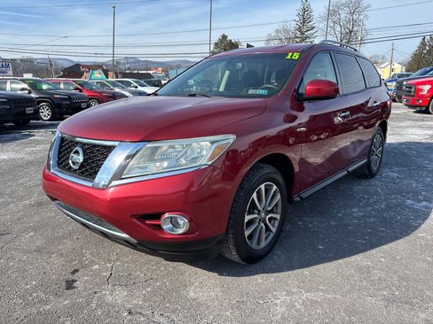 Used 2015 Nissan Pathfinder SV image 3