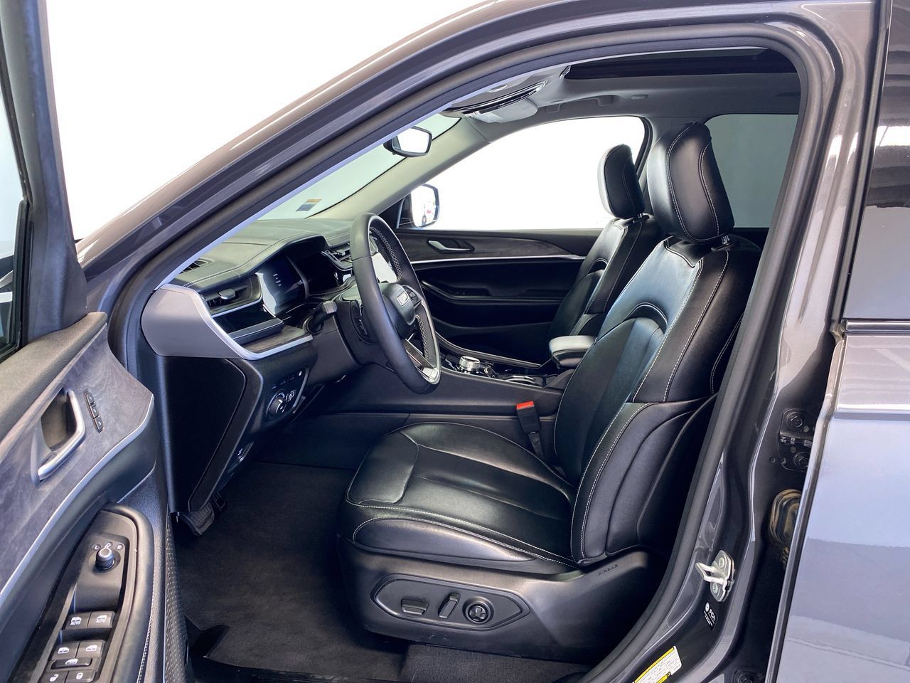 Used 2022 Jeep Grand Cherokee Limited 4xe AWD/4WD image 16