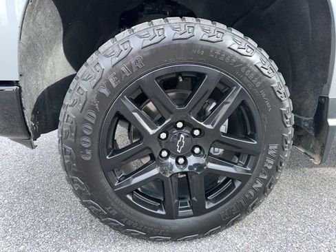 Used 2024 Chevrolet Silverado 1500 LT Trail Boss w/ Convenience Package II image 21