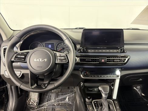 Certified 2023 Kia Seltos Nightfall Edition image 3