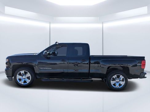 Used 2018 Chevrolet Silverado 1500 Custom w/ Custom Convenience Package image 6