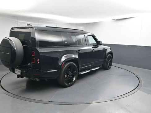 Certified 2023 Land Rover Defender 130 X-Dynamic SE image 25