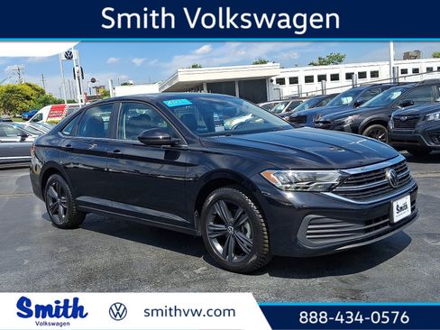 Certified 2023 Volkswagen Jetta SE w/ Panoramic Sunroof Package FWD image 1