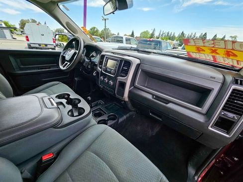 Used 2018 RAM 2500 Tradesman w/ Chrome Appearance Group AWD/4WD image 14