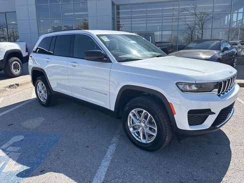 New 2026 Jeep Grand Cherokee Laredo AWD/4WD image 33