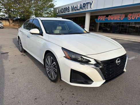 Used 2025 Nissan Altima 2.5 SL image 2