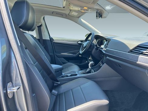 Used 2024 Volkswagen Jetta SE FWD image 31